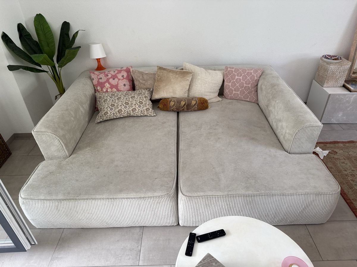 Livique Sofas: Ecksofa hellgrau Rillen cordiger Stoff Zustand gut – Neu (gemäss Beschreibung) aus Zürich von pascalmattmann