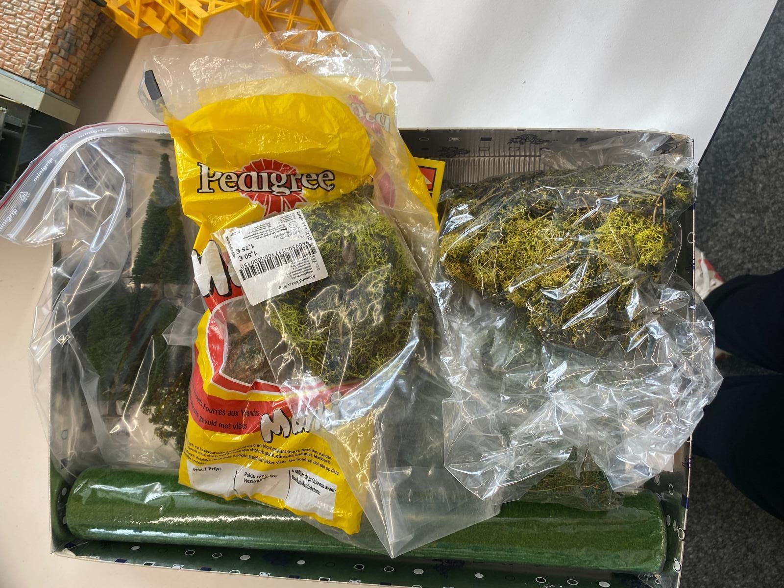 Kit di modellismo & Modellini statici: Diverse Bausatz Modellbau Set – Usato da Zofingen venduto da BerchtoldBrocki 3