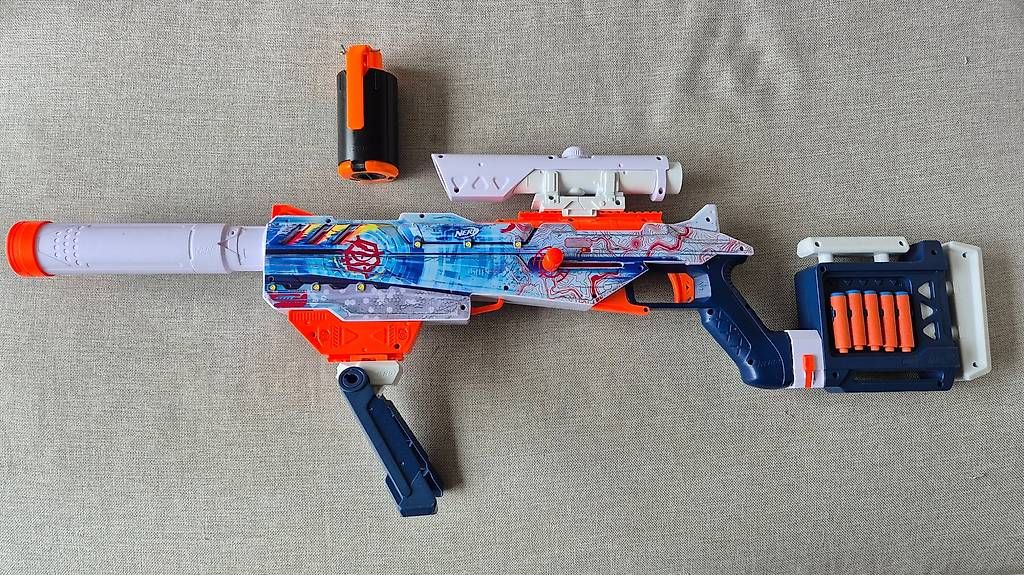Nerf Giocattoli: Nerf Loadout & Spielzeuggranate – Usato da Mönchaltorf venduto da mir_95p6