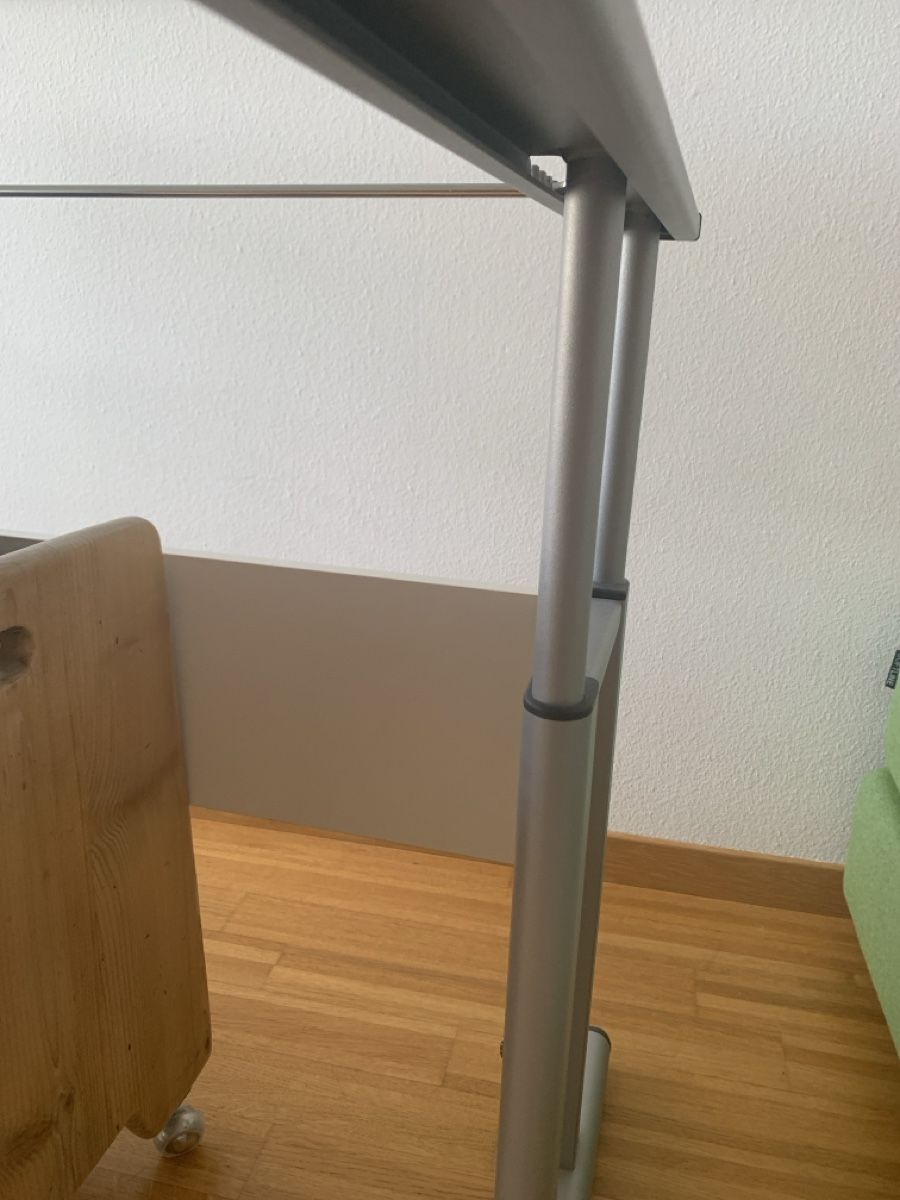 Schreibtische: Pult Schreibtisch  – Gebraucht aus Luzern von CB.Lu 2