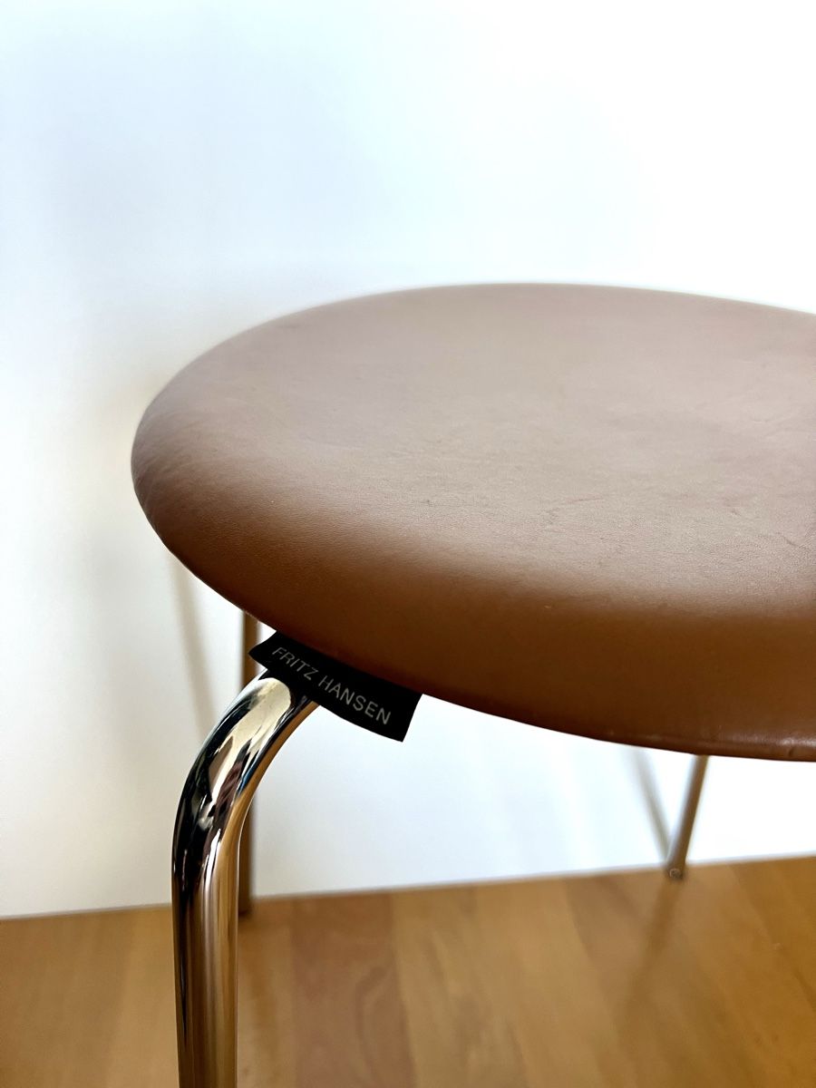 Fritz Hansen Sgabelli: Fritz Hansen Dot Hocker Leder – Usato da Luzern venduto da Bon_Voyage 2