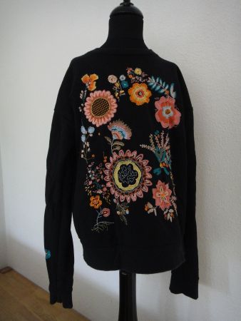 MOLO Schwarzer Pullover mit Blumenstickerei, Grösse 12 Jahre