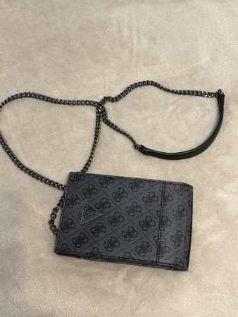 Guess Crossbody Phone Bag - Stylish & Practical! Black