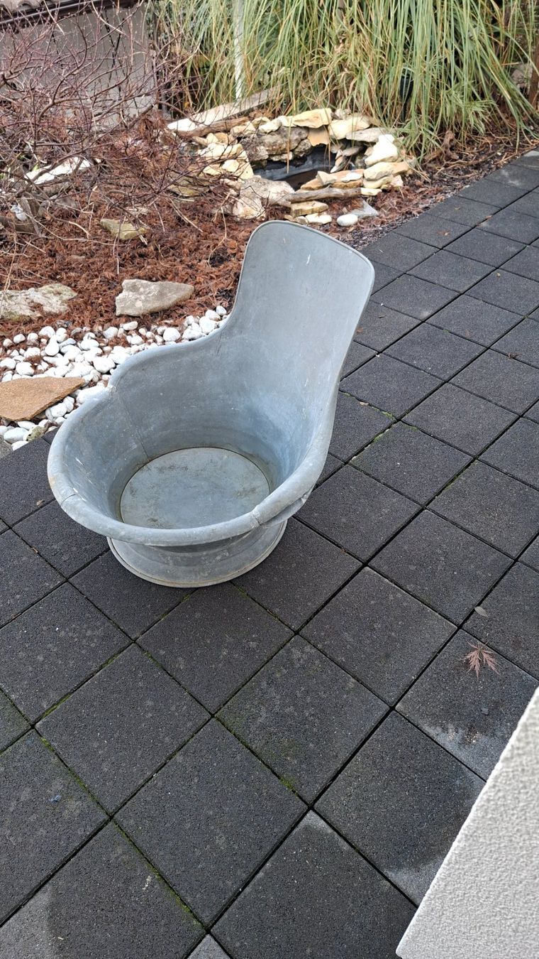 Badewannen: Ancienne baignoire objet rare – Gebraucht aus Vicques von Laffaire11 1