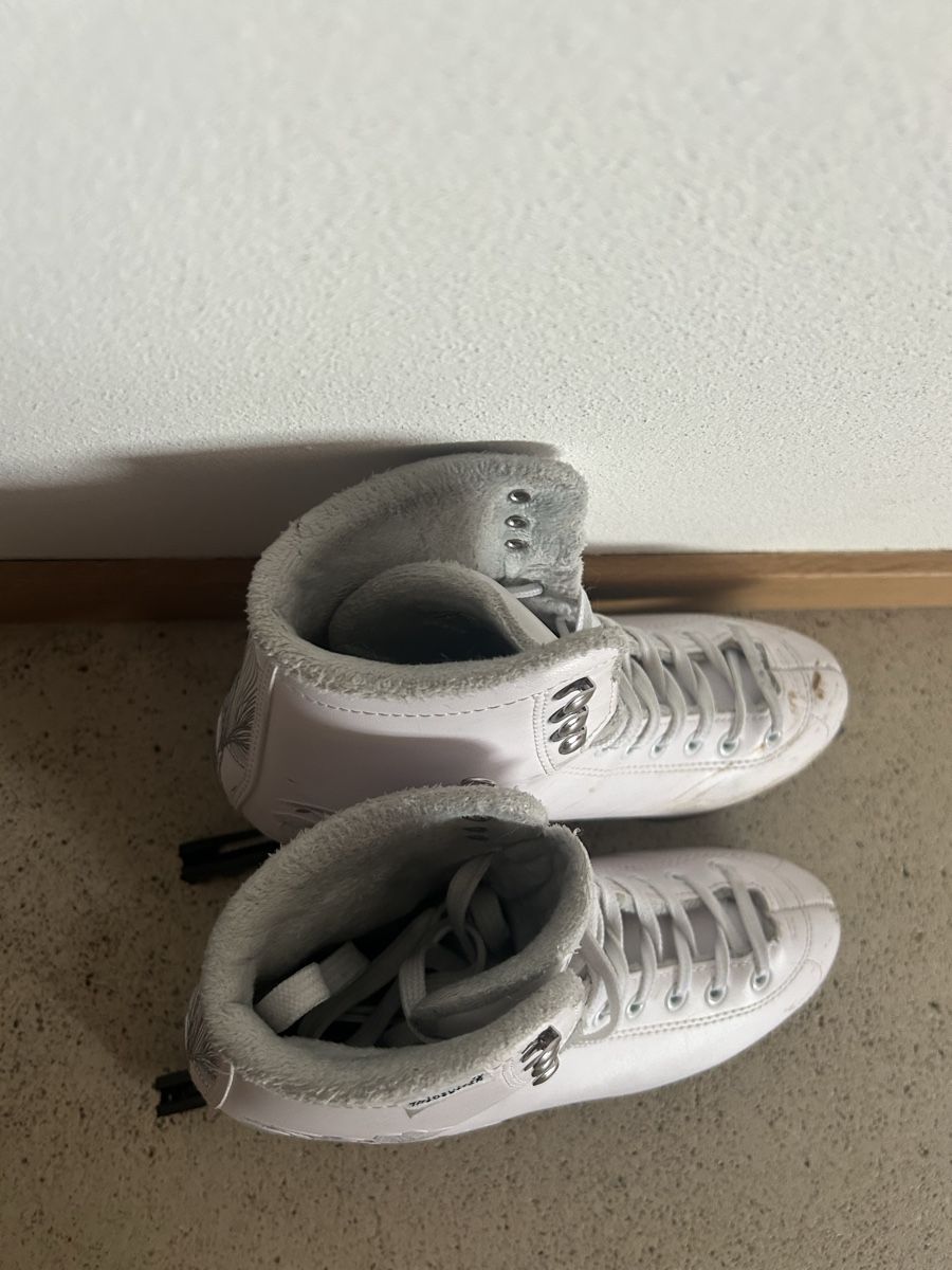 Pattini da ghiaccio: Bladerunner Diva Schlittschuhe  – Usato da Wolfhausen venduto da eil_jc5j 1
