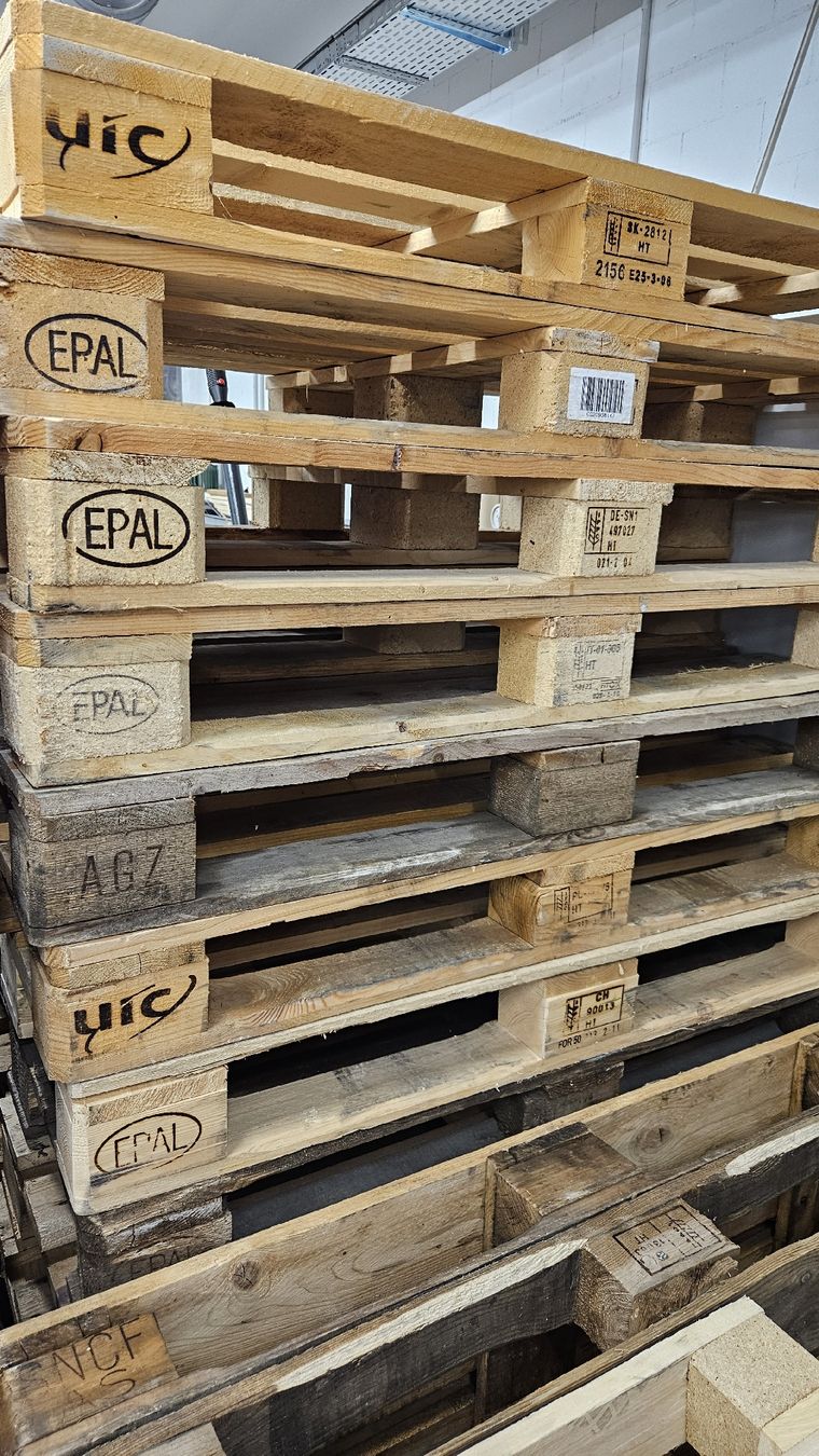 Pallets: Euro Palette – Usato da Wald ZH venduto da Sahin81