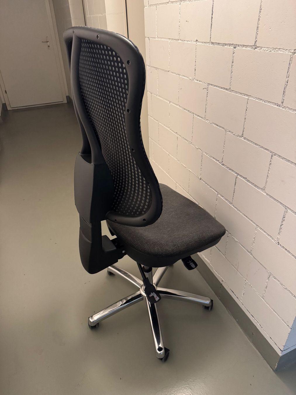HJH Office Sedie: Bürostuhl HJH SOLUTION PRO – Usato da Niederweningen venduto da Ozean88 1