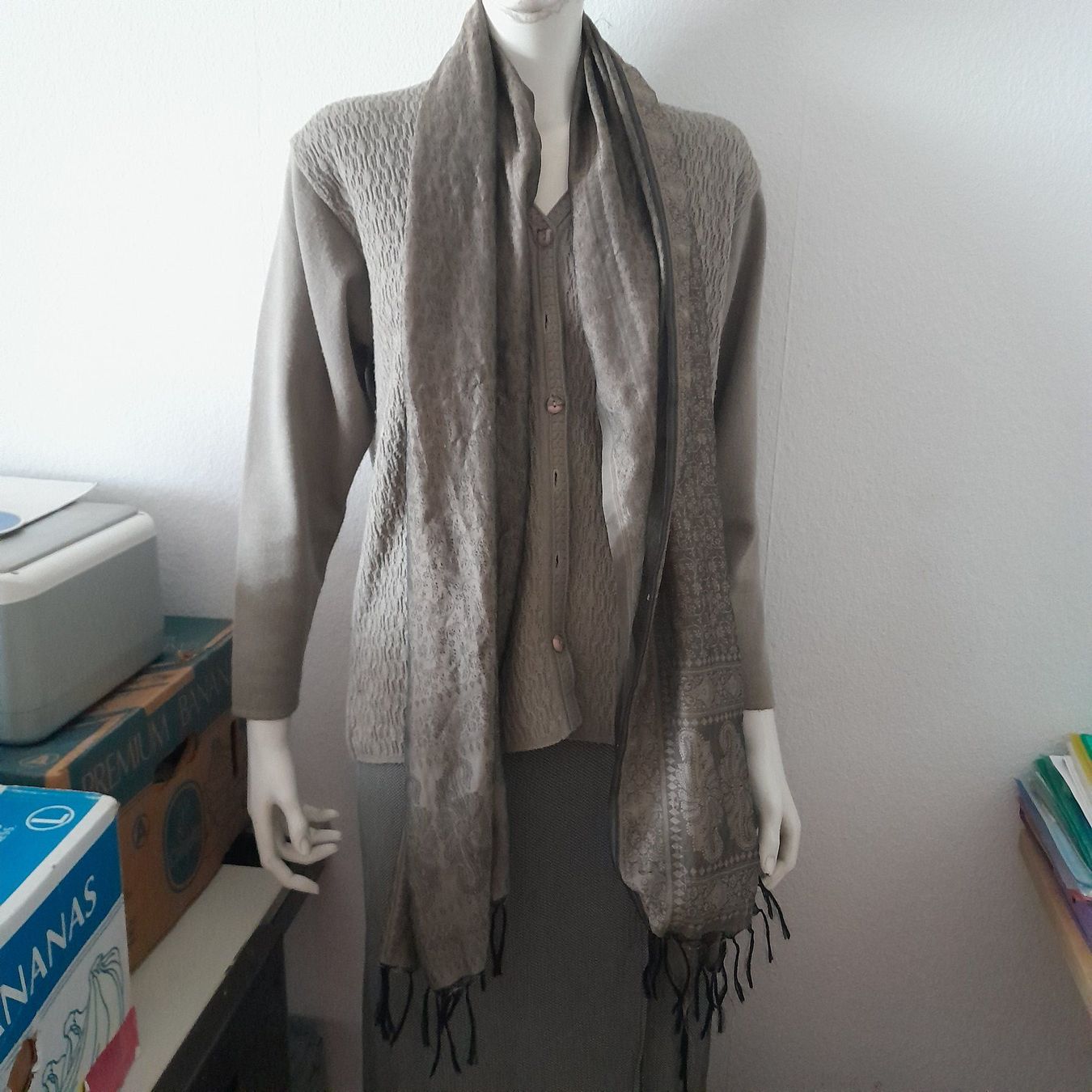 Foulards & écharpes: Schöner Seidenschal, braun gemustert, mit Fransen – D'occasion à Horgen par Amanda30 1