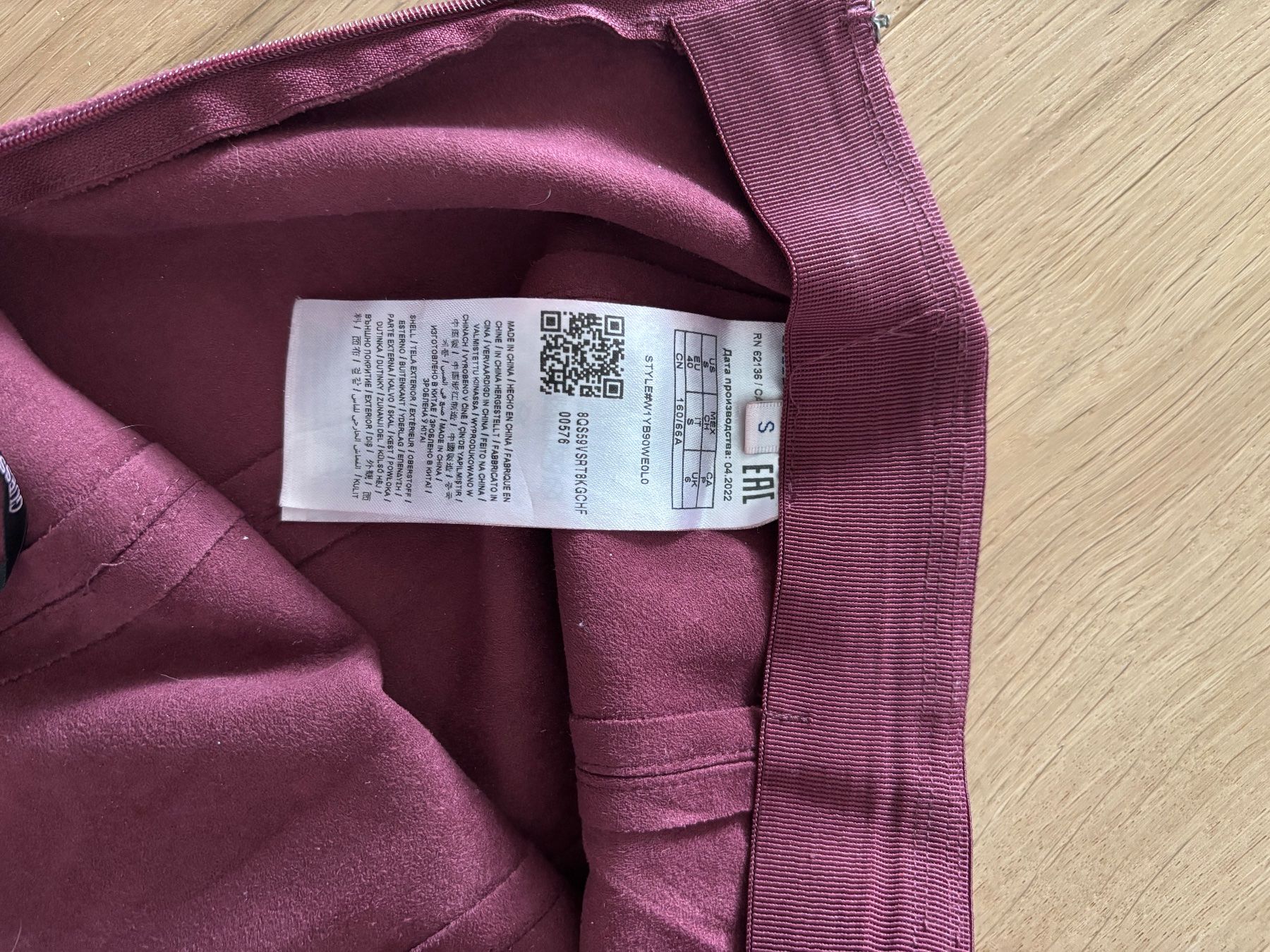 Guess Leggings: Guess Wildleder Leggings / Hose – Usato da Winznau venduto da Lauralavera1 3