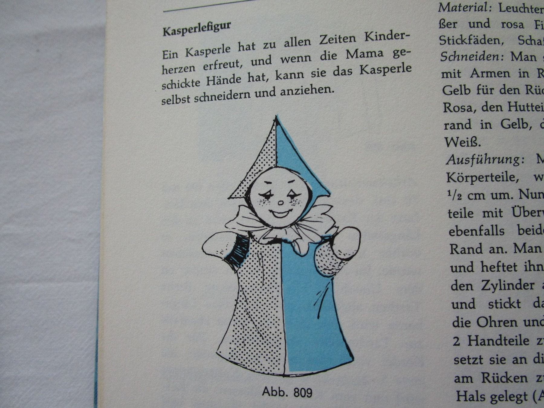 Livres: Handarbeitsbuch / mit Massband Nadel Garn und Schere – D'occasion à Grenchen par Uhus15 4