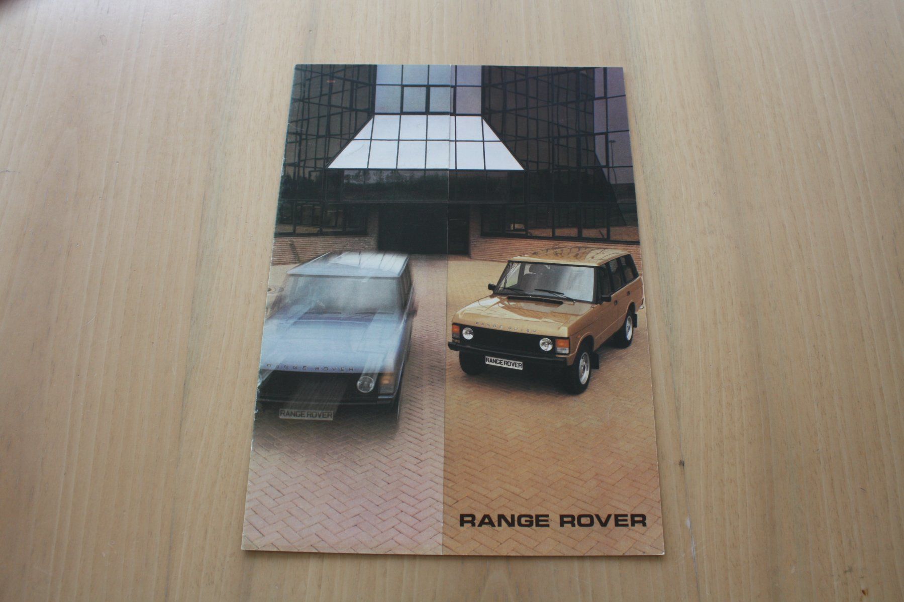 Land Rover Documenti: Range Rover Prospekt 2 & 4 Türe 5/1983 – Usato da Wikon venduto da erwin400