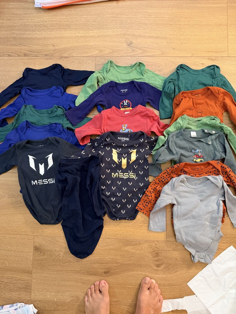 Kleiderpakete & -sets: 16 body 62/68  – Gebraucht aus La Neuveville von mypinguin