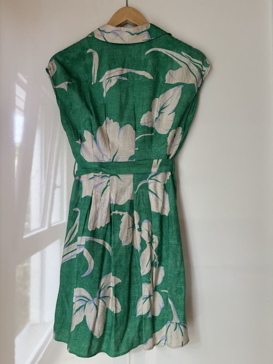 Mango Kleider: MNG Kleid mit Blumenmuster – Gebraucht aus Estavayer-le-Lac von constance-esta 2