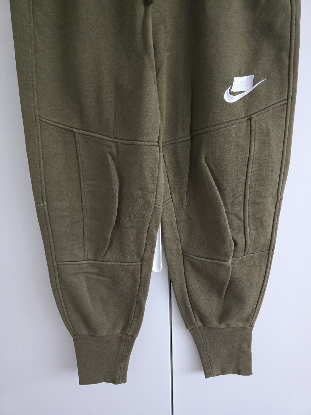 Nike Pantaloni: Nike Joggers - Grösse XS – Usato da Rickenbach b. Wil venduto da VeryLovelyThings 1