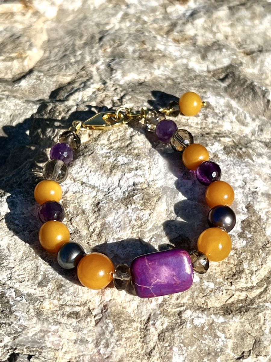 Armbänder & -reifen: Amber & Gemstone Bracelet - Gold Plated Silver – Neu und originalverpackt aus Rüschlikon von ThereseJewelryDesign 1