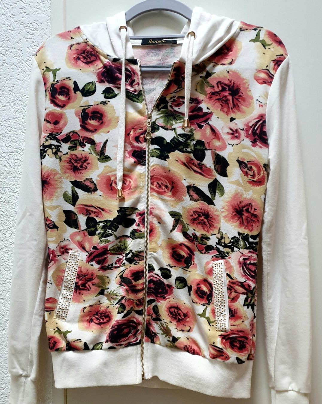 Giacche & Cappotti: Blumenmuster Kapuzenjacke Gr. L, – Usato da Thun venduto da Vecgou