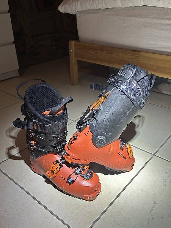 Tecnica Scarpe da uomo: Tecnica Zero G tour pro 26.5 – Usato da Gsteigwiler venduto da AnoukIneichen 1