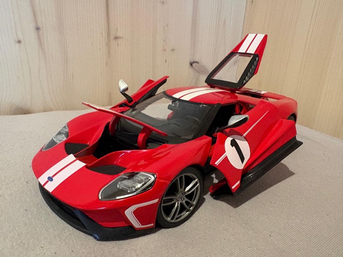 Bburago Modellautos: 1:18 Bburago Fort GT – Neu (gemäss Beschreibung) aus Pany von Mr.Cars 2