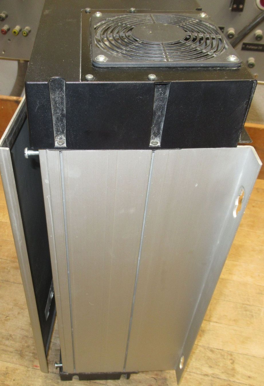 Danfoss Componenti elettronici: Danfoss VLt 8000 AQUA-Frequenzumformer – Usato da Männedorf venduto da livesteam 5