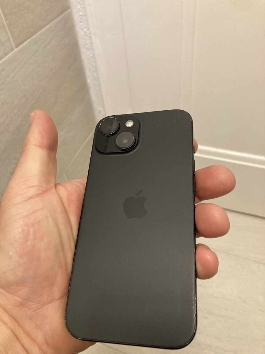 Apple Handys / Smartphones: iPhone 15 Display gebrochen  – Defekt aus Schaan von meh_zd8z 5