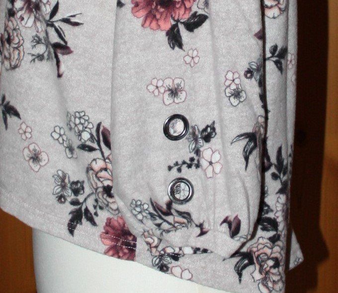 Pullover & Sweatshirts: Pullover Chicoree beige - bunt mit Blumen Gr. M – Gebraucht aus Flüelen von Diversicum-Textil 3