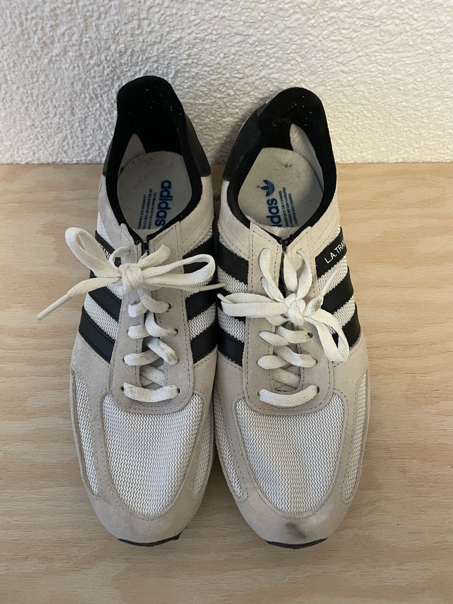 Adidas Scarpe da uomo: Sneaker Adidas gris clair homme – Usato da Biel/Bienne venduto da flo_sy9q 1