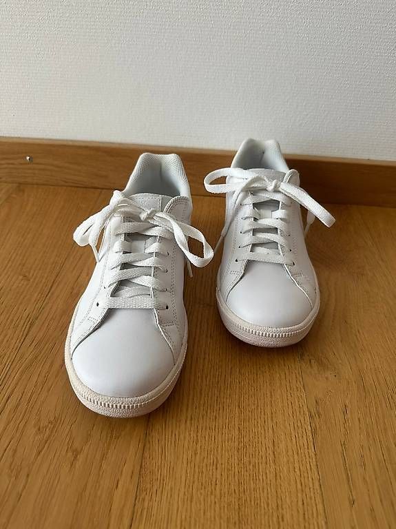 Nike Scarpe da donna: Nike Schuhe weiss – Usato da Wallisellen venduto da Michelle06 1
