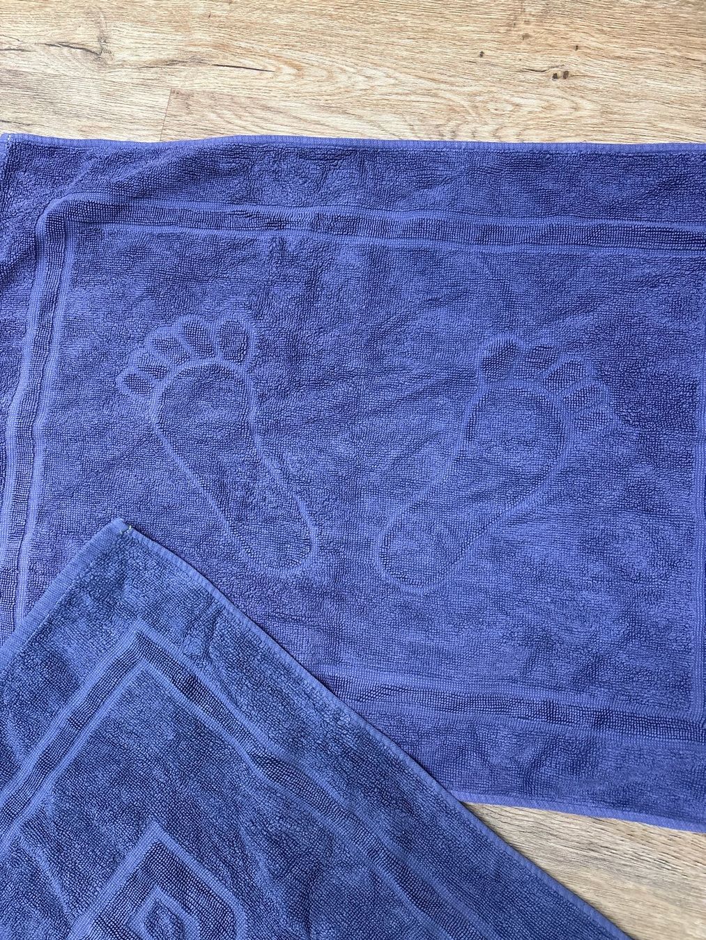 Teppiche: 2 Badeteppiche, blau, 50 x 70 cm, 100 % Baumwolle – Gebraucht aus Wetzikon ZH von CZ. 2