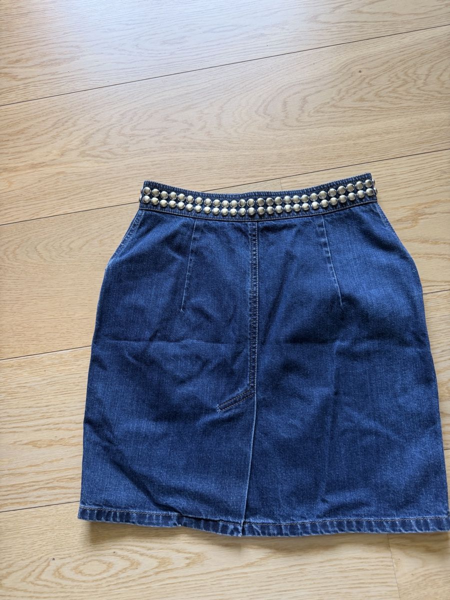 Miu Miu Jupes: Miu Miu Rock – D'occasion à Zürich par cha_y9x8 3