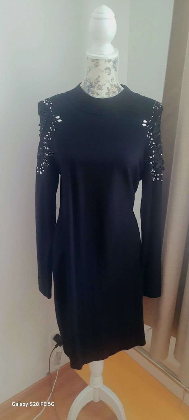 Vestiti: Strickkleid mit Cut Outs Gr.40/42 neuwertig – Usato da Oberaach venduto da Svea11 3