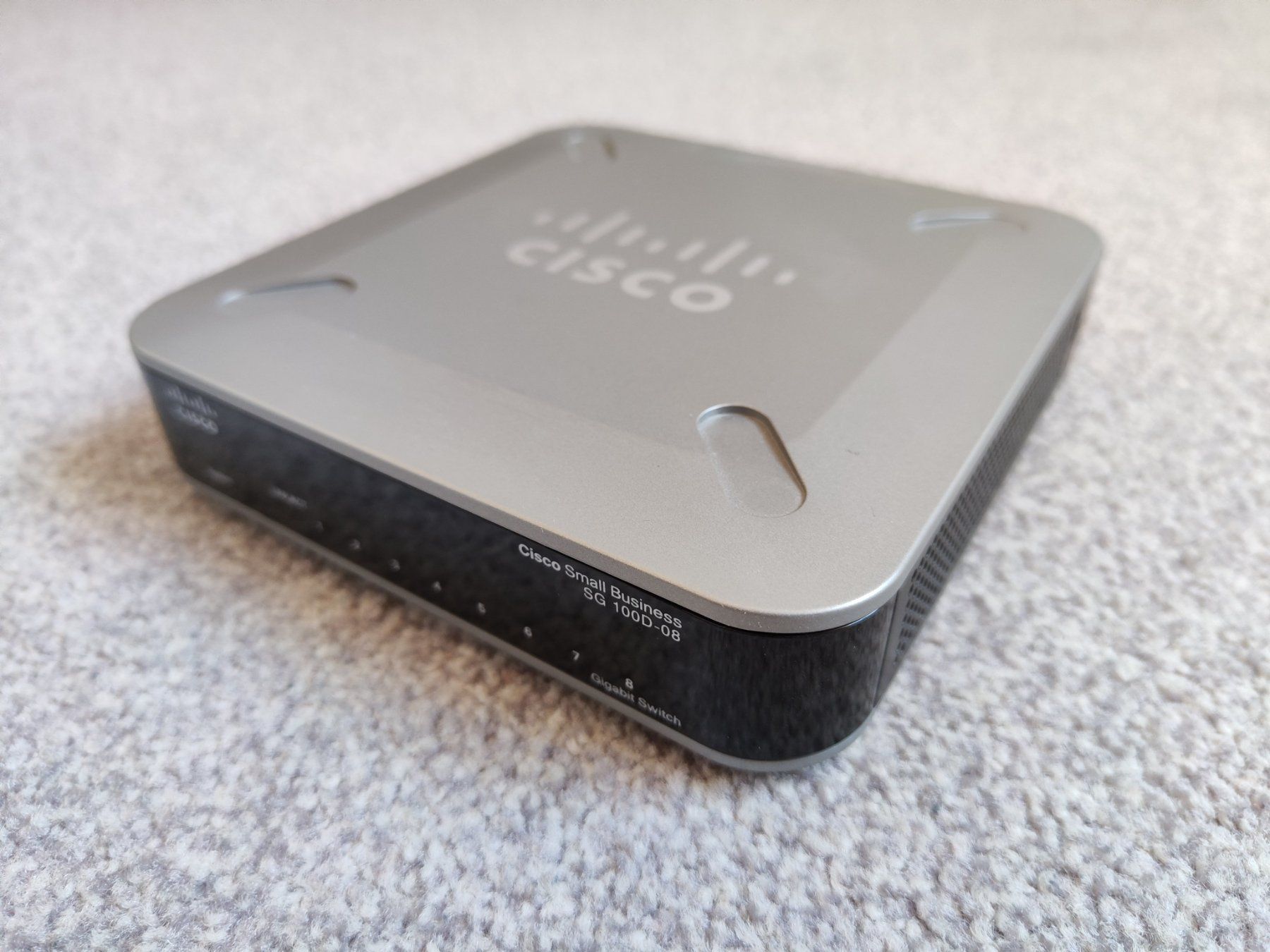 Cisco Hub & Switch: Cisco 8-Port Switch SG 100D-08 – Usato da Neftenbach venduto da Froeschl1 6