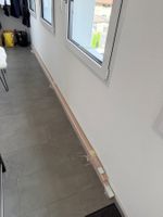 Weisse Fussleisten aus Buche