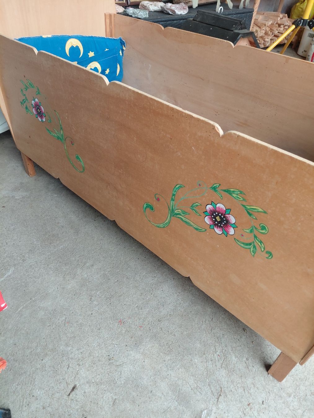 Sdraiette & Sdraiette a dondolo: altes Kinderbett Holz handbemalt  – Usato da Ennetbühl venduto da Marlon79 6