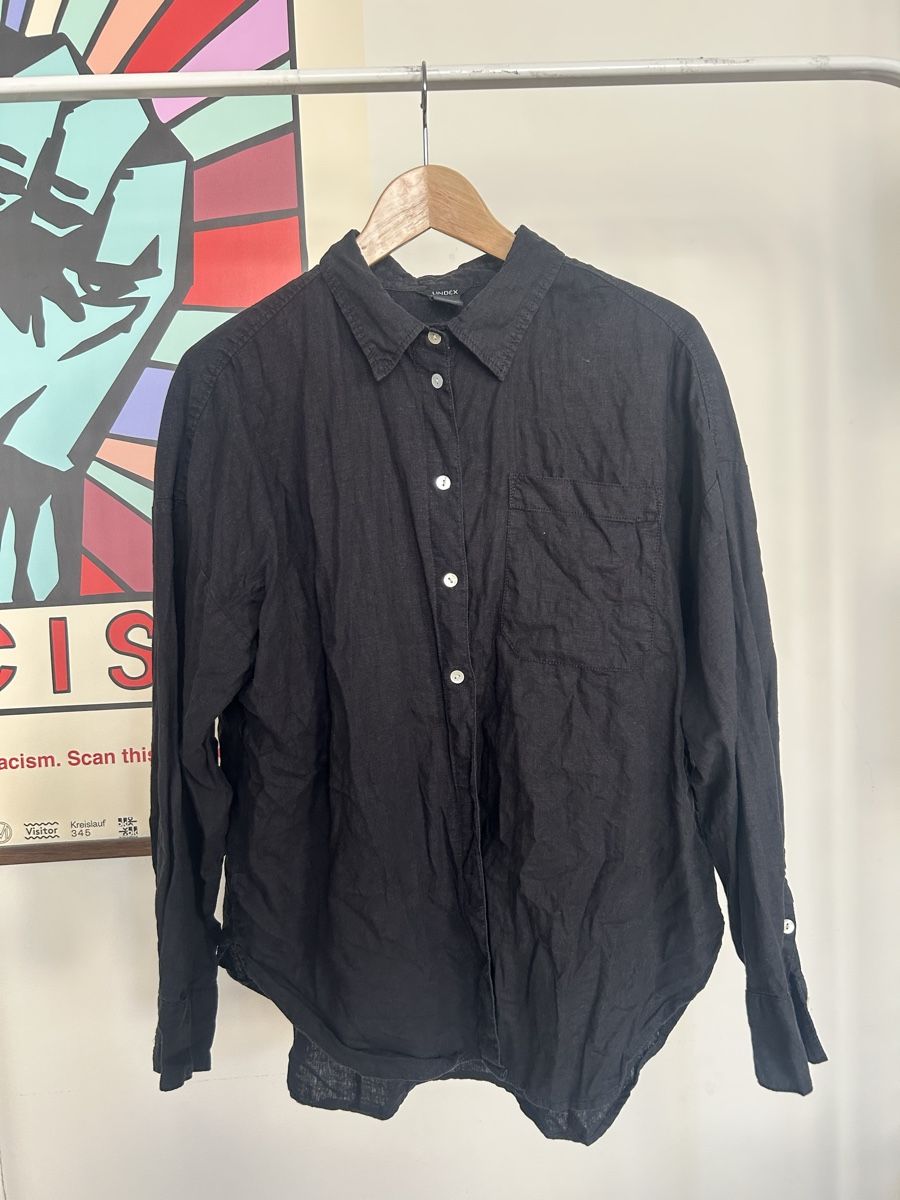 Camicette: Black linen shirt size M – Usato da Zürich venduto da fan_z5fl