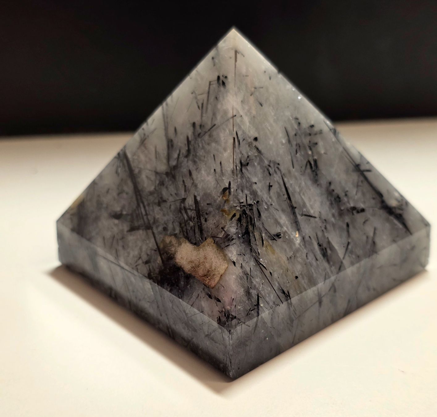 Mineralien & Heilsteine: Schwarze Rutil Pyramide 343g – Neu und originalverpackt aus Matzingen von Shay_Crystalz 2