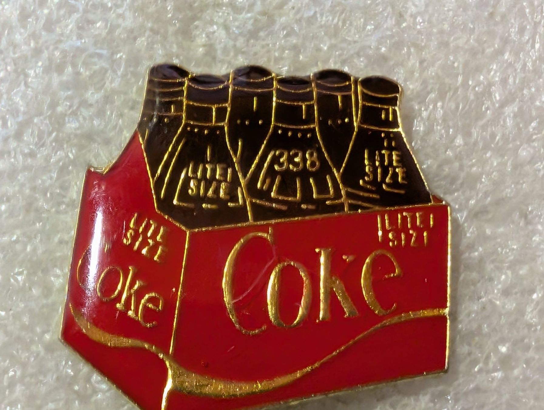 Placchette & Badge: Ansteckpin 200: Coca Cola – Usato da Oppligen venduto da Pin-Fall-Shop