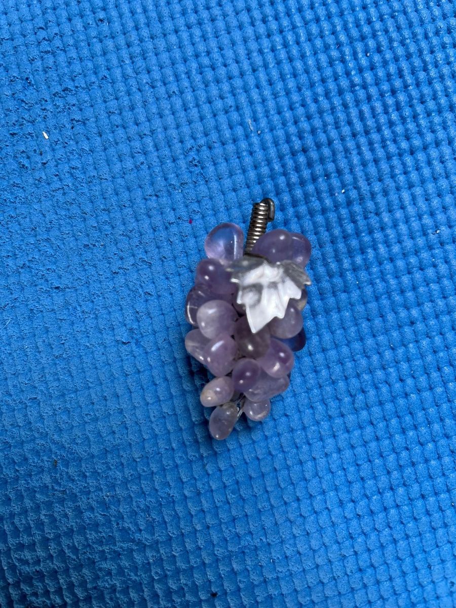 Minerali & Pietre curative: Amethyststeine in Traubenform – Usato da Wiggen venduto da Antoniotto