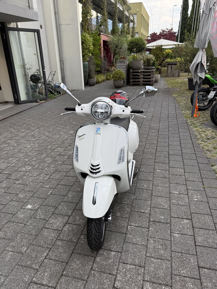 Vespa Scooters: Vespa 125 GTS Super  – D'occasion à Ebikon par mar_s8j2 2