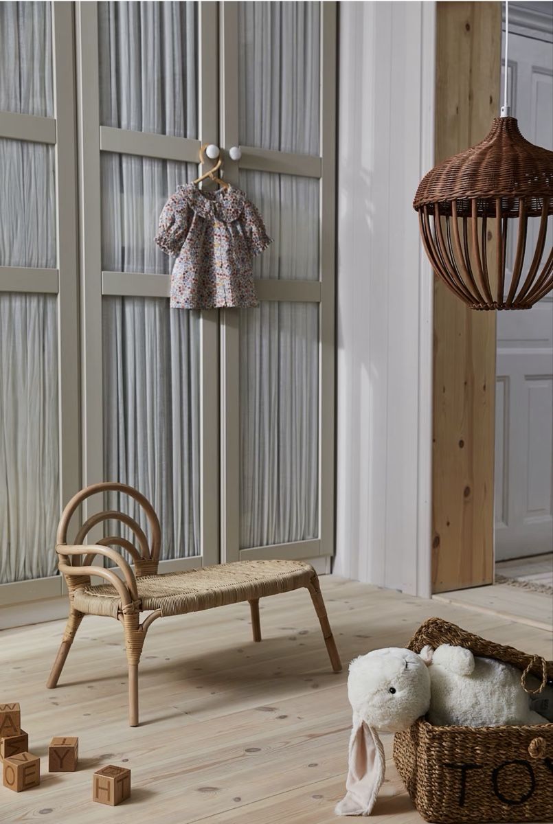 H&M Lampadari & plafoniere: Kinderzimmerlampe Rattan in Eichelform – Usato da Widnau venduto da iri_7s8w 1