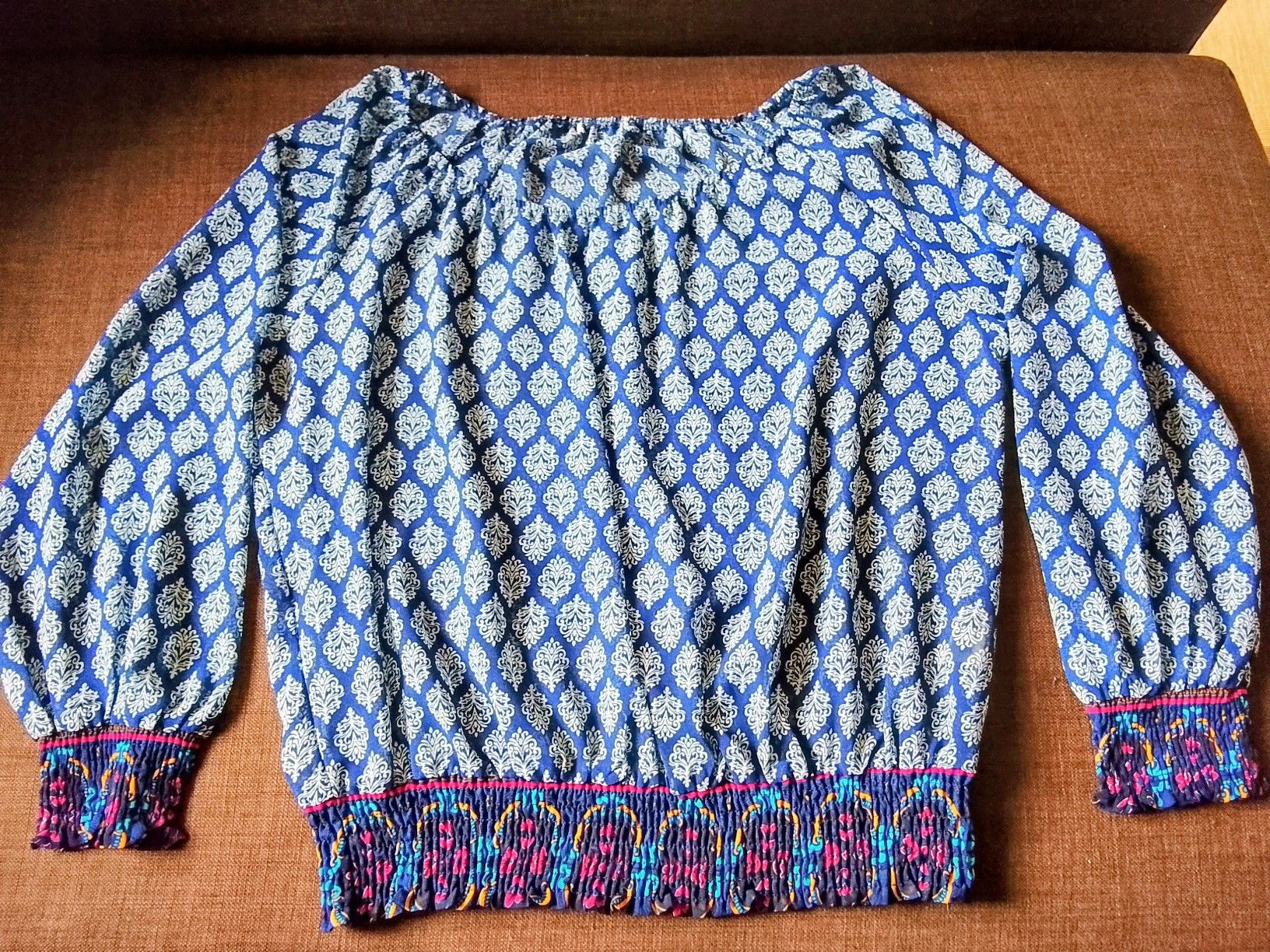 Tops: Blouse col bateau imprimée  – Neuf (Voir description) à Couvet par fat_kyl7