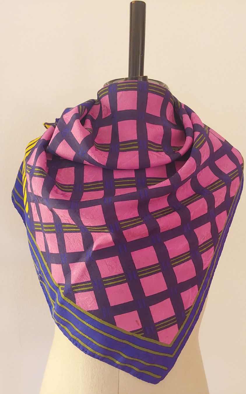Foulard & Sciarpe: Seidenfoulard quadratisch – Usato da Köniz venduto da scopello12 3