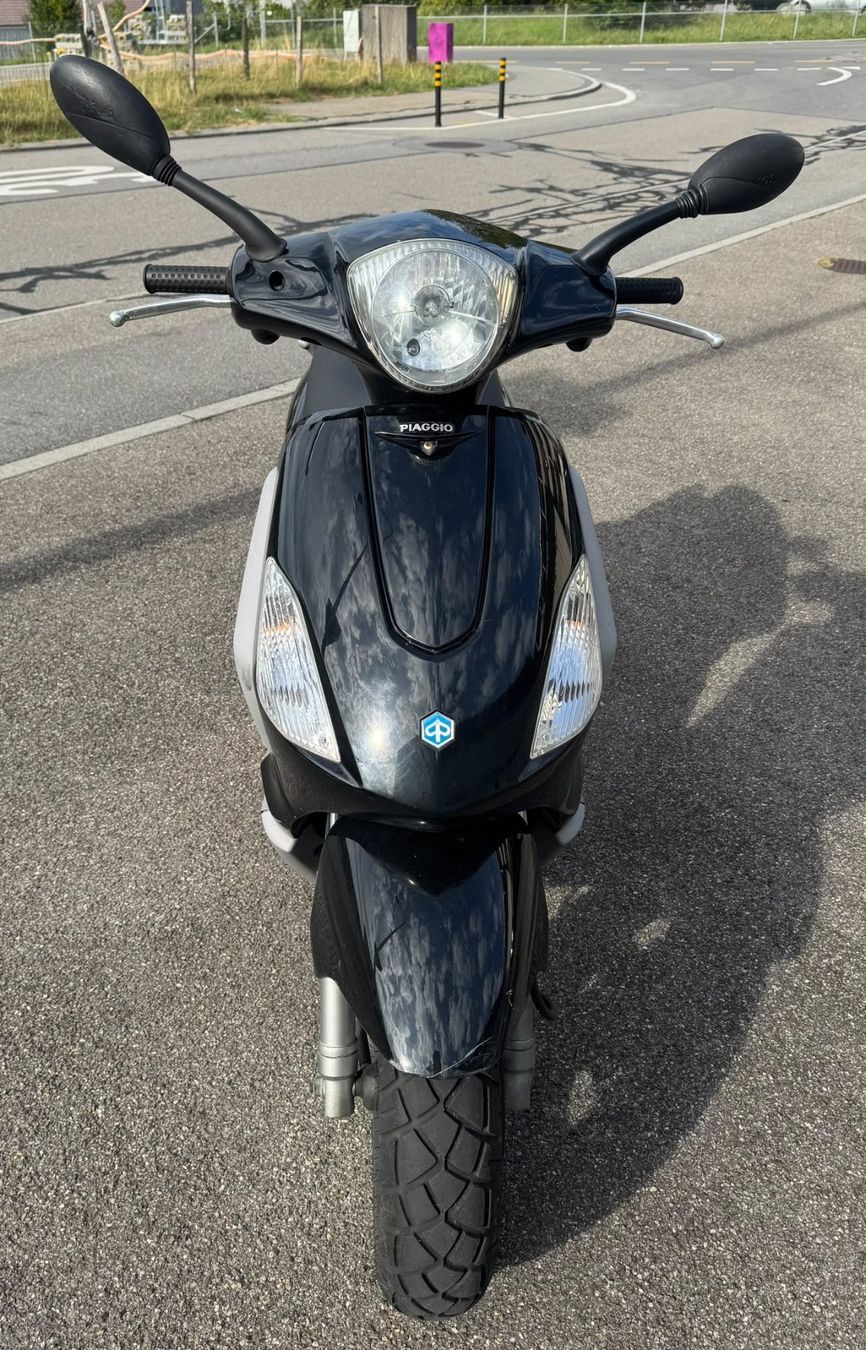 Piaggio Scooters: PIAGGIO FLY 50 4T – D'occasion à luzern par luand 1