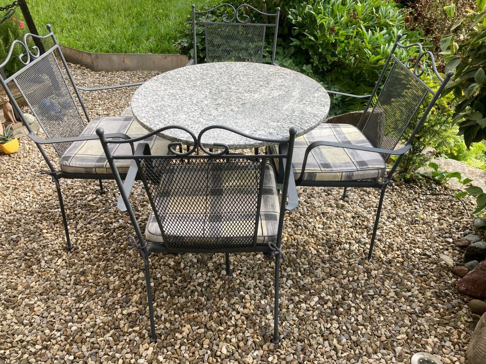Granit Metall Garten/Balkontisch rund mit 4 Stühlen u.Kissen Kaufen