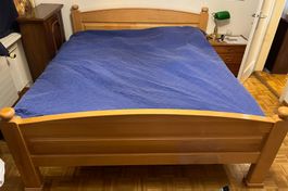 Doppelbett aus Buche (ohne Lattenroste)