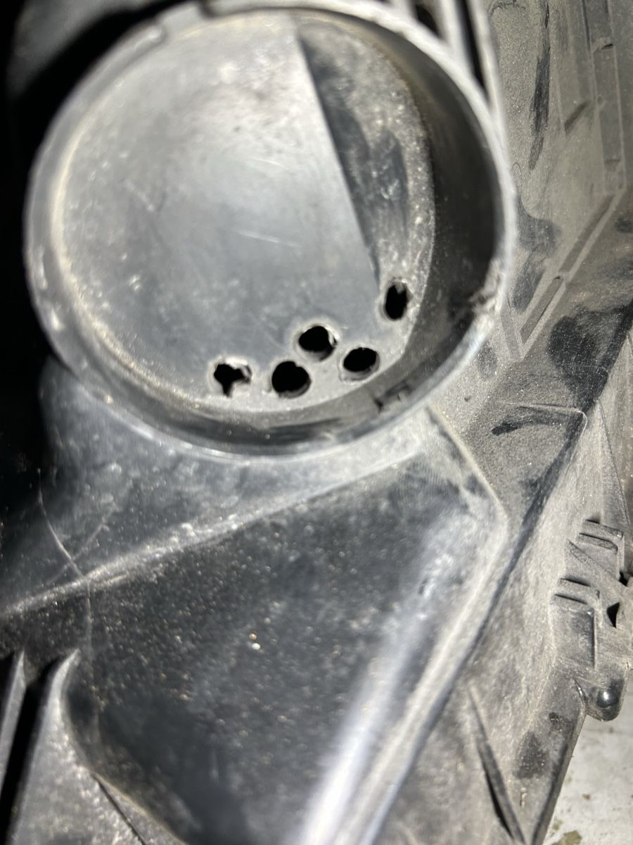 Volkswagen Tutti pezzi di ricambio auto: Golf2 Luftfilterkasten (G60) – Usato da Gampelen venduto da ste_r6hj 2
