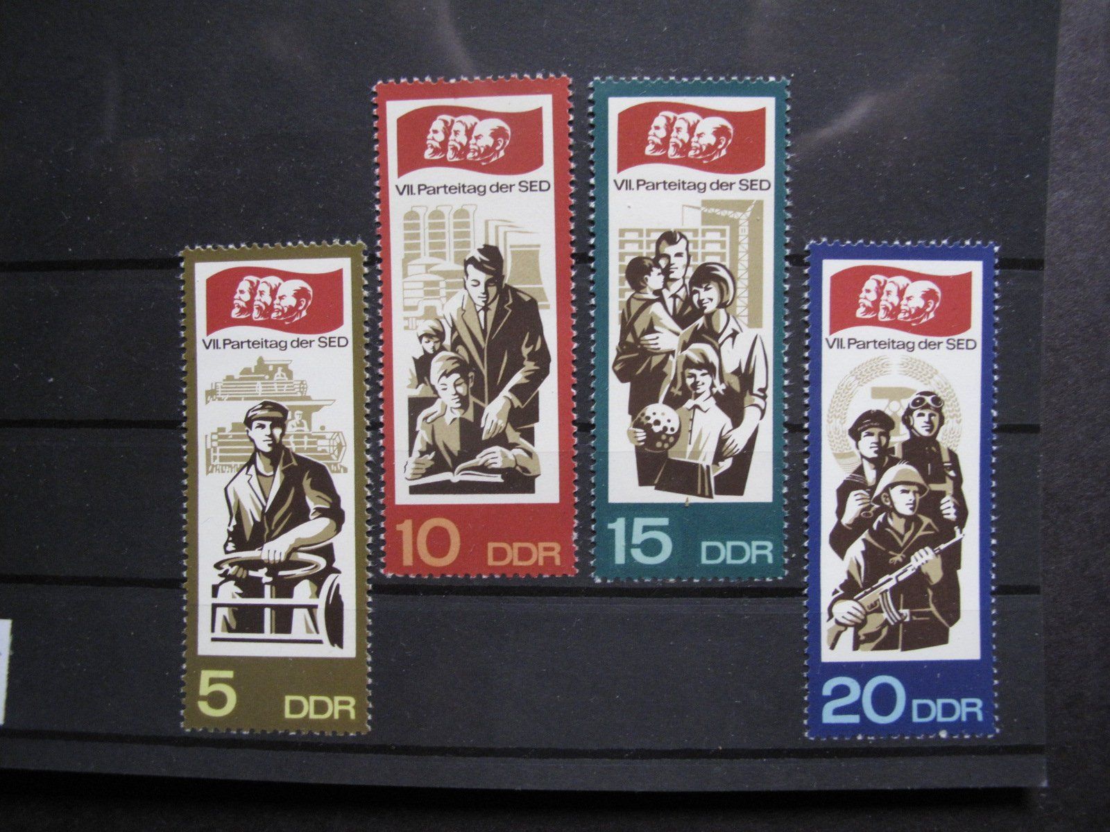 Tutti i francobolli: DDR 1967 Einheitspartei SED II ** – Usato da Wil SG venduto da fva01