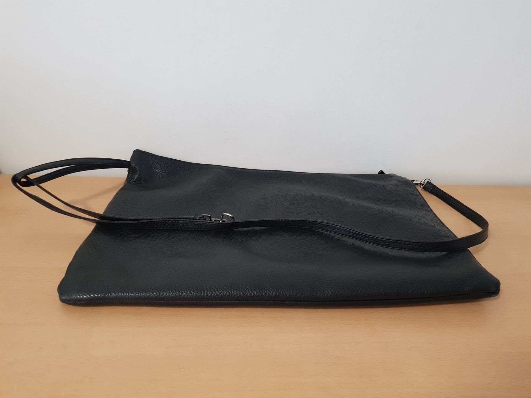 Kleinbasel Borse da donna: Klein Basel Leder Handtasche/Umhängetasche – Usato da Basel venduto da Birs868 4