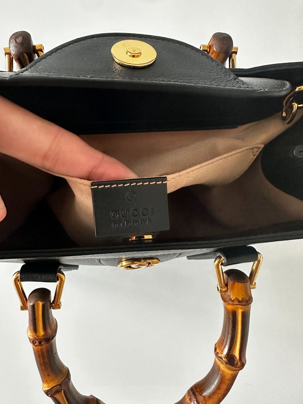 Gucci Taschen für Damen: New classic bag Gucci Diana – Neu und originalverpackt aus Lugano von juledo 7