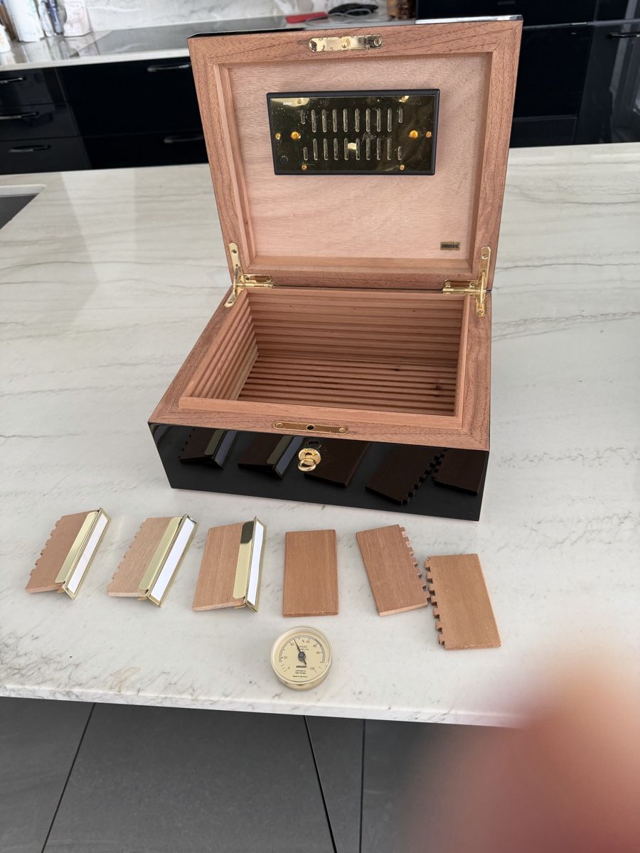 Adorini Humidore: Humidor Adorini Milan medium deluxe – Neu (gemäss Beschreibung) aus Safenwil von Corahund 3