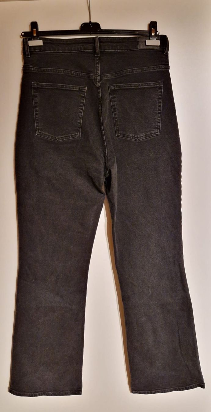 Monki Jeans: Jeans Monki, schwarz, Gr. 32, neu – Neu (gemäss Beschreibung) aus Oberdorf BL von Eselsohr21 1
